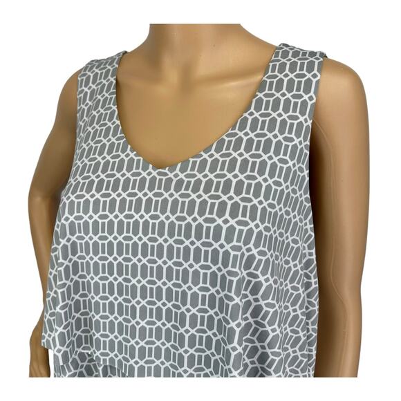 2/$15 Susan Graver Tiered Tunic Tank Top Gray White Sleeveless V-Neck Size M - Picture 6 of 9